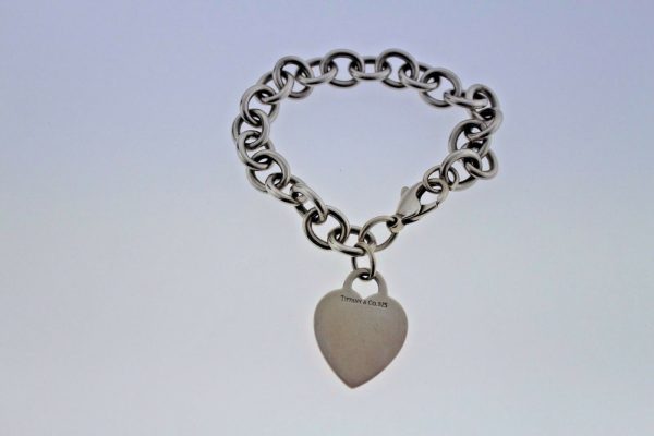 Tiffany and Company Heart Bracelet Sterling Silver. 36 grams of silver. 7.5 in