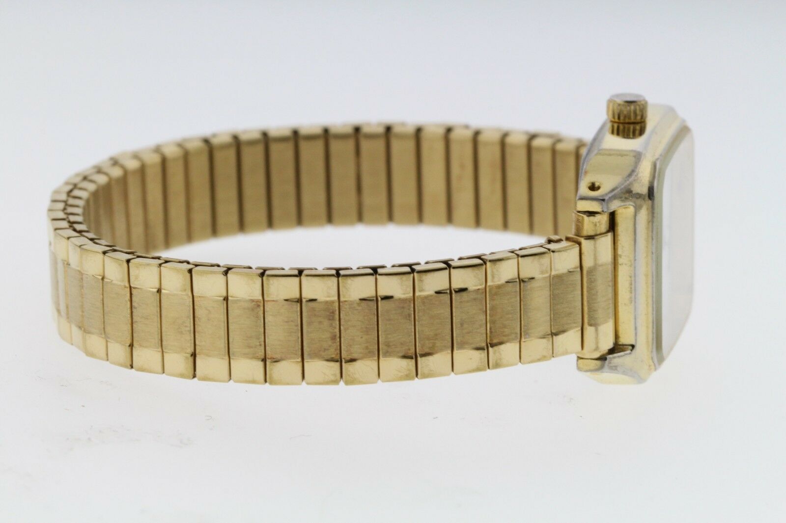 Q&Q Quartz Women's Stretch Bracelet Gold Plated Watch 5 Q&Q Quartz Women's Stretch Bracelet Gold Plated Watch