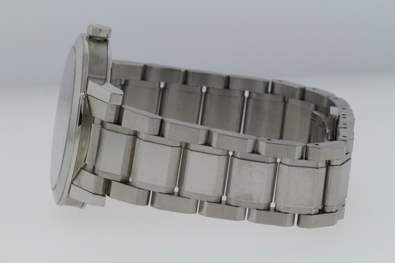 Burberry BU9001 Unisex Black Check Dial Stainless Steel 38mm Watch w/ Black Dial 5 Burberry BU9001 Unisex Black Check Dial Stainless Steel 38mm Watch w/ Black Dial