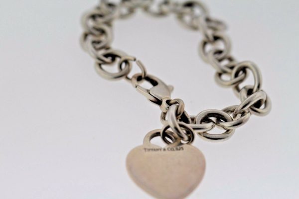 Tiffany and Company Heart Bracelet Sterling Silver. 36 grams of silver. 7.5 in