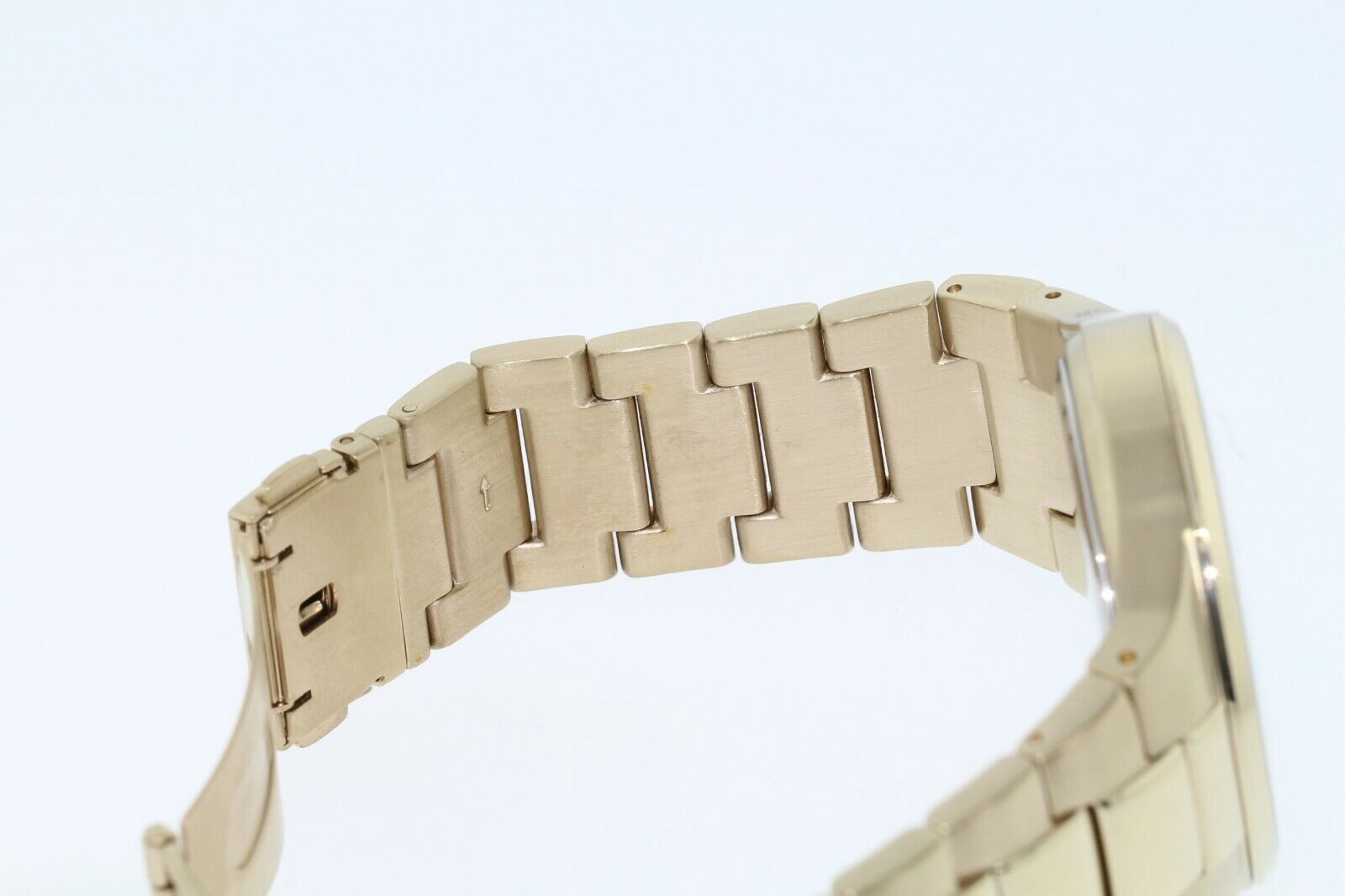 Gold-Tone Kenneth Cole Reaction Chronograph Silver Dial Mens Watch 17 Gold-Tone Kenneth Cole Reaction Chronograph Silver Dial Mens Watch